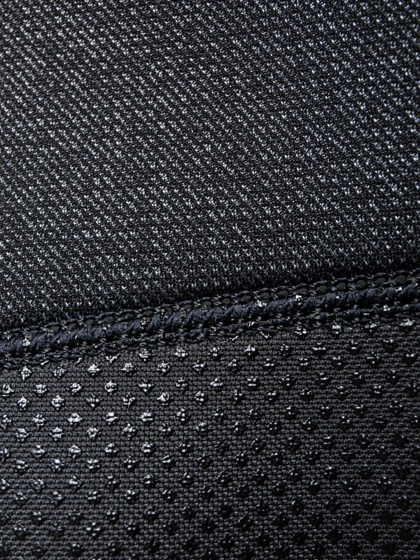 Two Bare Feet Thunderclap Pro 3/2mm Junior Wetsuit (Black / Dark Grey) 12 Two Bare Feet Thunderclap Pro 3/2mm Junior Wetsuit (Black / Dark Grey) - Image 10